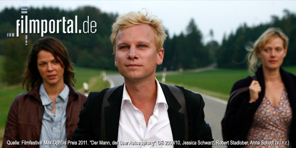 Quelle: Filmfestival Max Ophüls Preis 2011. "Der Mann, der über Autos sprang", DE 2009/10, Jessica Schwarz, Robert Stadlober, Anna Schudt (v.l.n.r.)