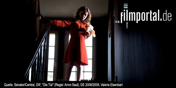 Quelle: Senator/Central, DIF, "Die Tür" (Regie: Anno Saul), DE 2008/2009, Valeria Eisenbart